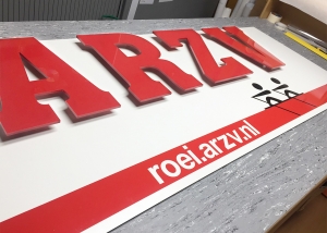 Alkmaarsche Roei- en Zeil Vereniging door Echo Reclame Reclameborden